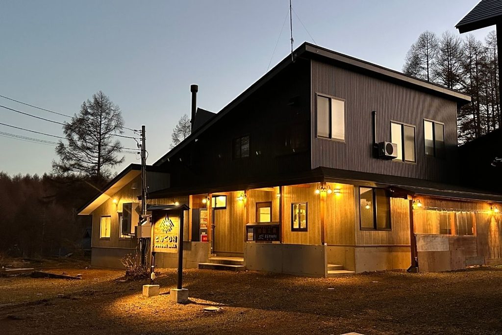 DONGURITEI restaurant exterior at night